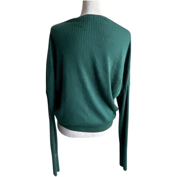 LEITH Cropped Crisscross knit top, long sleeves - Picture 5 of 5